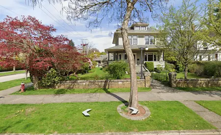 Explore the Yellow House from Millennium on Google Street View