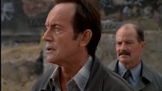 A second random scene from this Millennium episode A Single Blade of Grass.