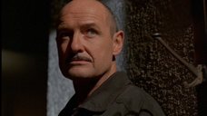 A random scene from this Millennium episode Owls.