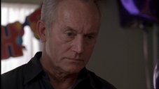 A second random scene from this Millennium episode Seven and One.