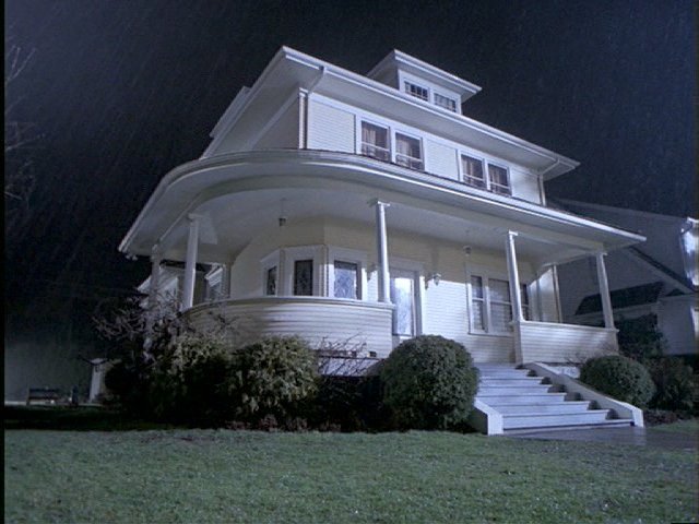 A picture of the Yellow House (11).