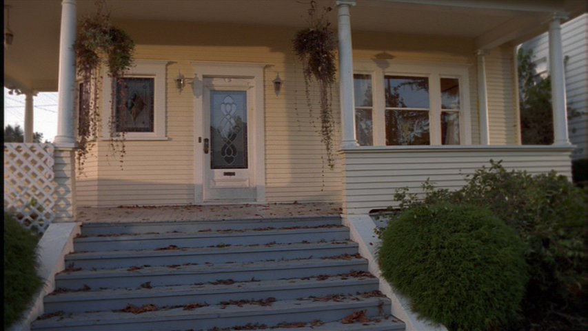 A picture of the Yellow House (15).