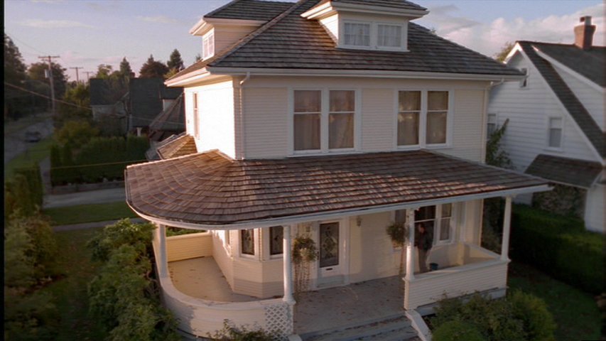 A picture of the Yellow House (16).